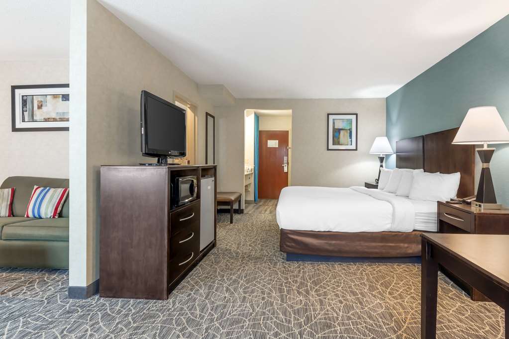Best Western Plus Berkshire Hills Inn & Suites - photo 23