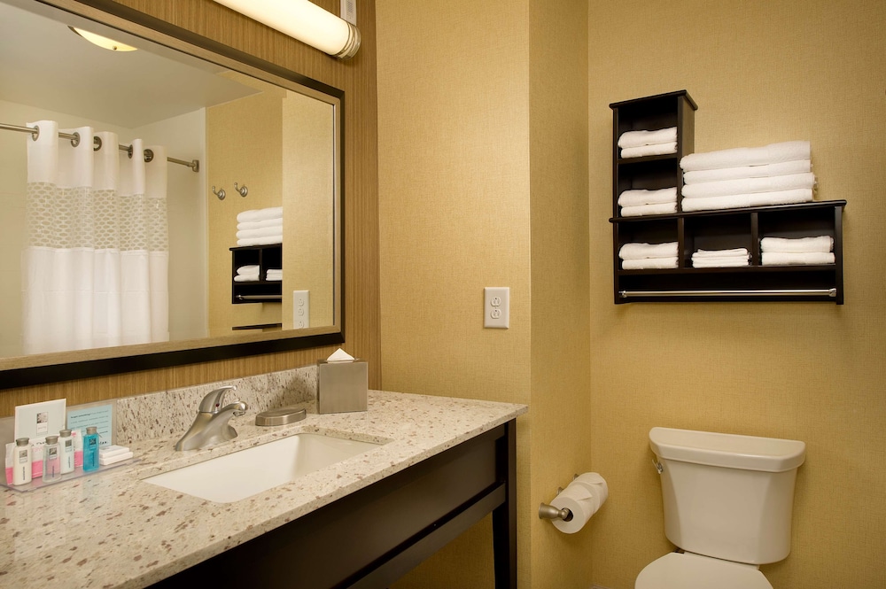 Hampton Inn & Suites Washington DC North Gaithersburg - photo 17