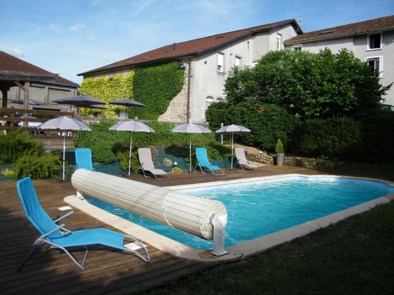 Les Charmois SPA Privatif En Supplement Et Sur Un Autre Site — hotel in Bains-Les-Bains