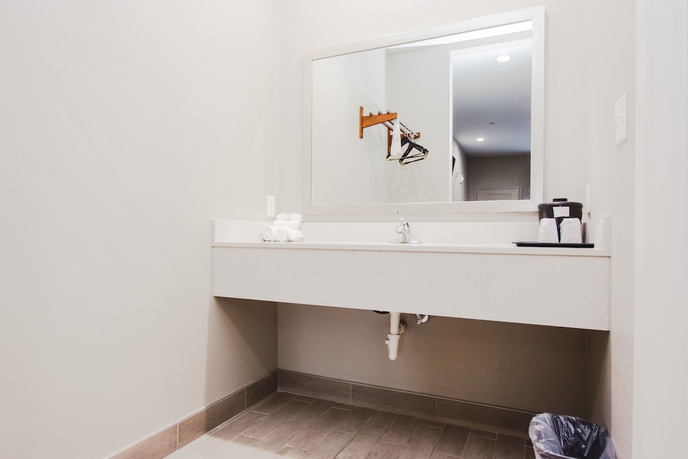 Express Inn Spring - photo 29