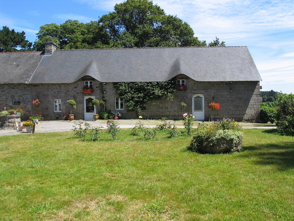 Chambres D'hOtes Le Domaine De Stanislas — 5-Star Luxury Hotel in Luneville, France