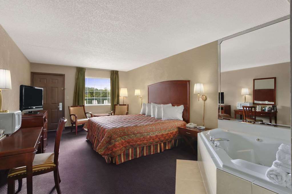 Days Inn Branson Near The Strip - photo 14