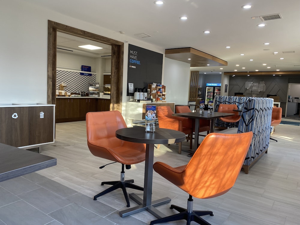 Holiday Inn Express Hotel & Suites Plymouth by IHG - photo 46