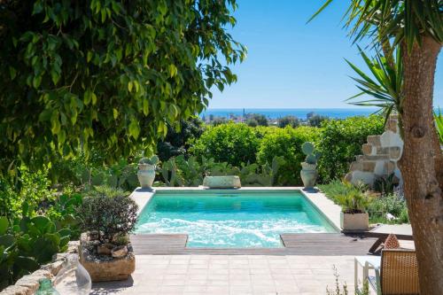 La Virgy per Noto with share swimming pool with wonderful sea view — 4-Star Luxury Hotel in Avola, Italy