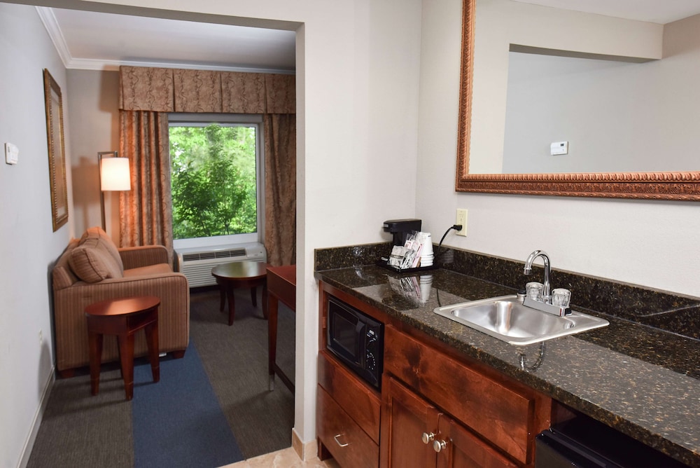 Hampton Inn Alexander City - photo 22
