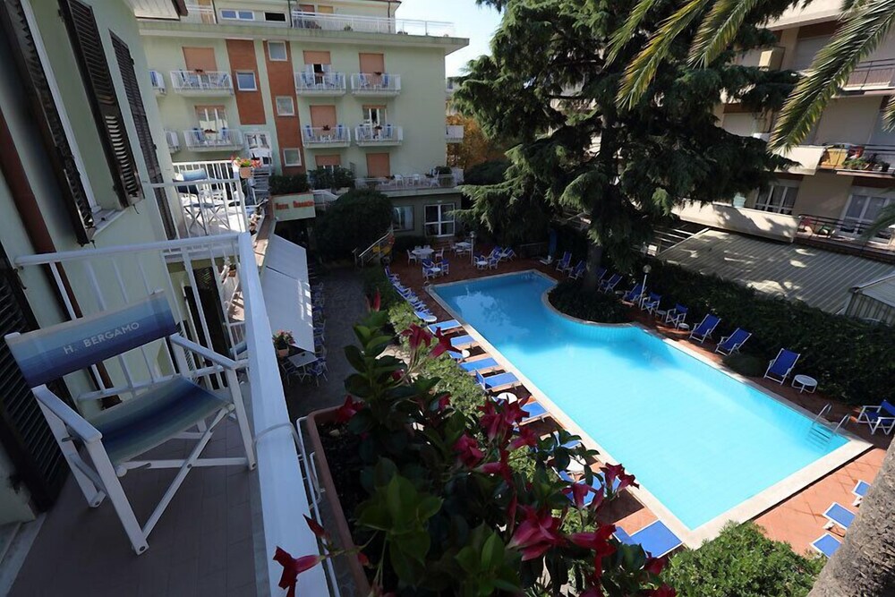 Hotel Bergamo Mare Mhotelsgroup — hotel in San Bartolomeo Al Mare