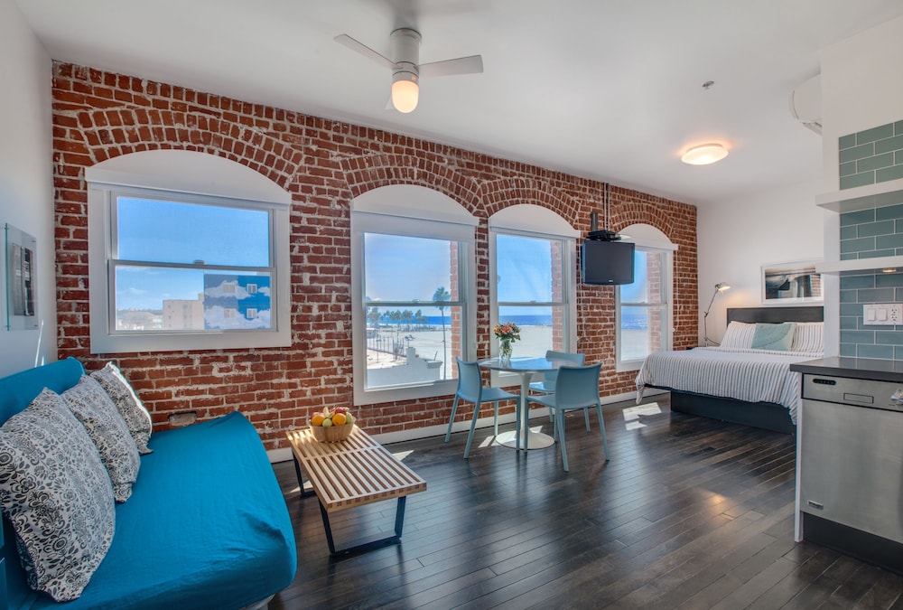 Venice Breeze Suites - photo 28