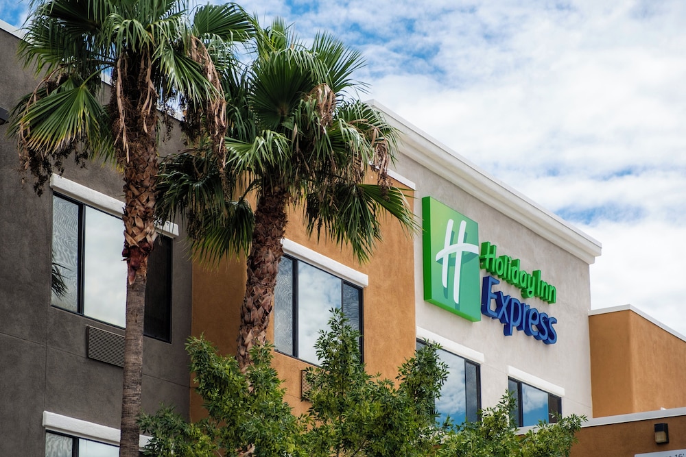 Holiday Inn Express Nogales - photo 48