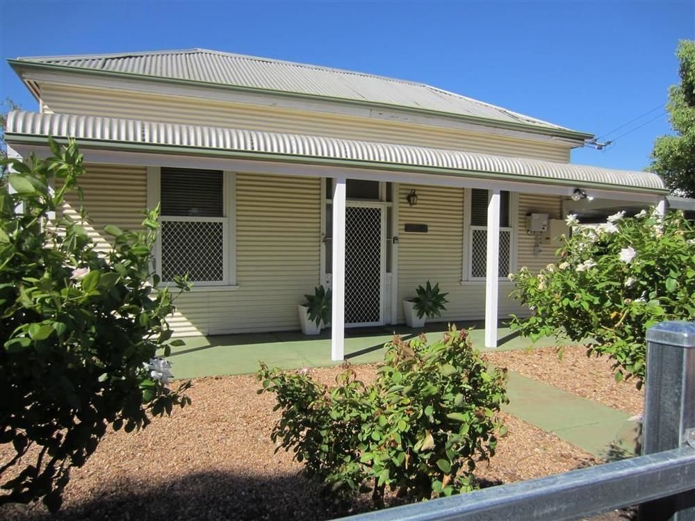 Maeville Cottage — 4-Star Luxury Hotel in Broken Hill, Australia