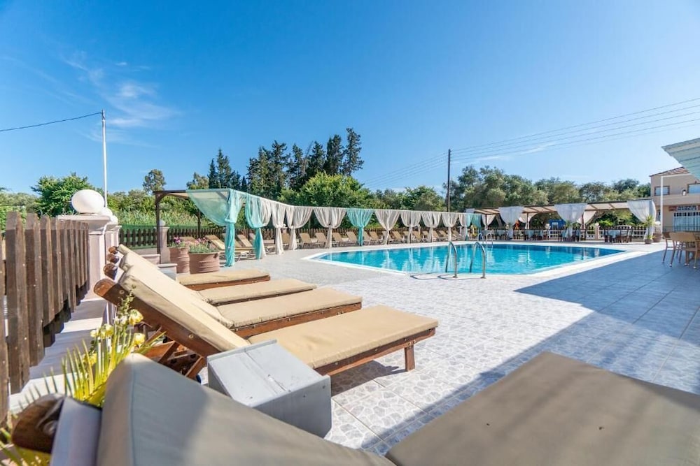 Sandy Beach Annexe - carbon neutral hotel in Corfu