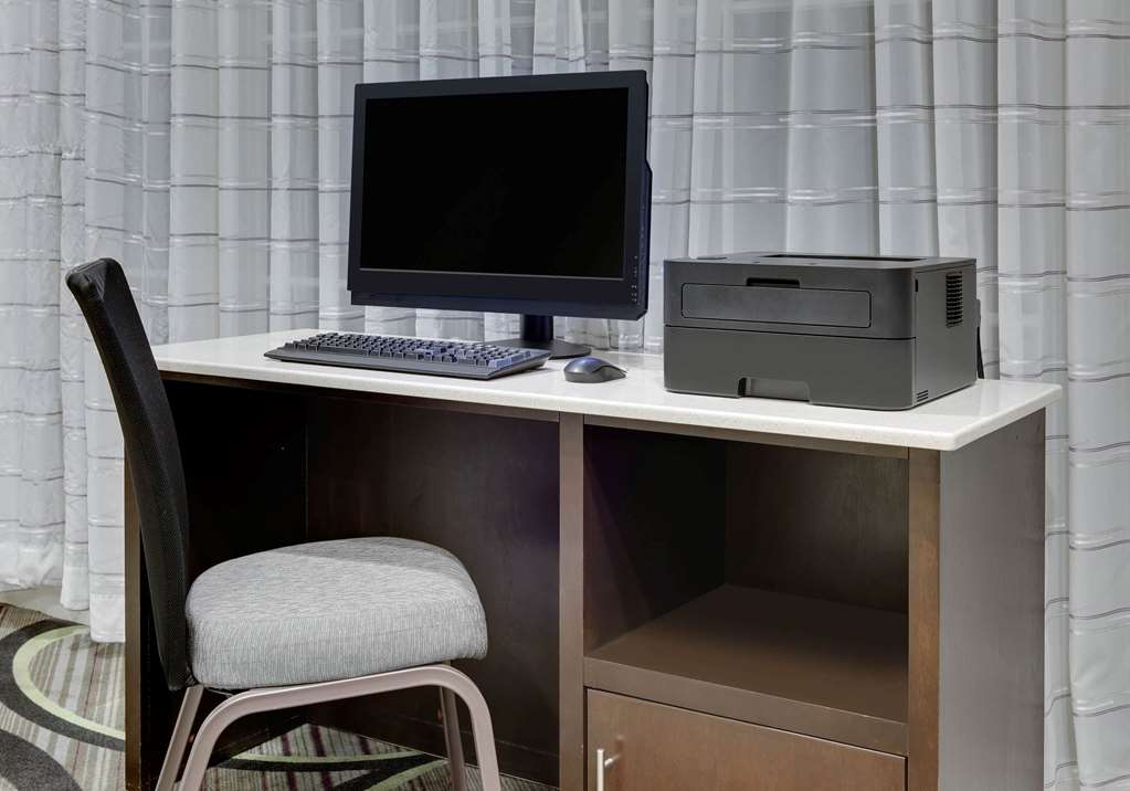 La Quinta Inn & Suites by Wyndham Dallas North Central - photo 29