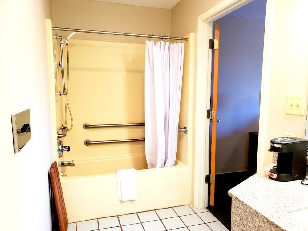Motel 103 - photo 30