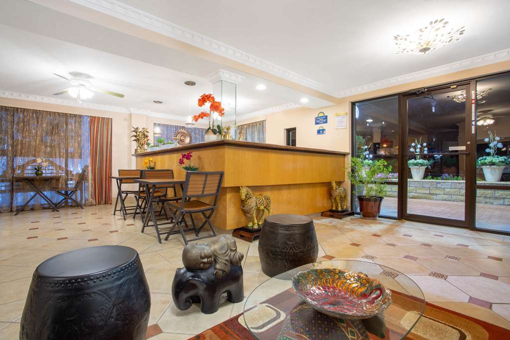 Days Inn by Wyndham Lake City - photo 8