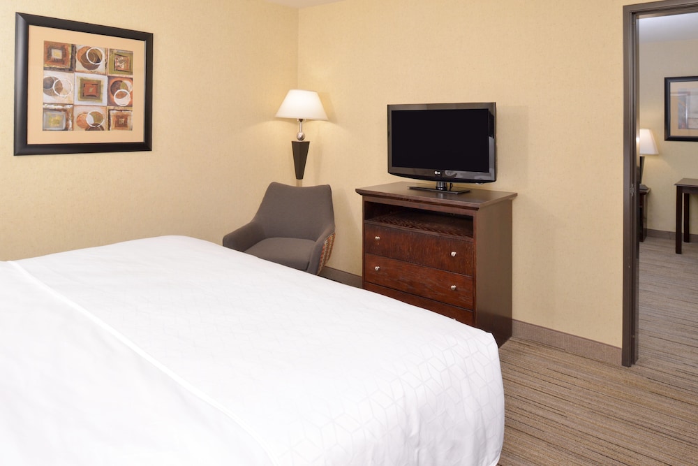 Holiday Inn Express & Suites Nampa Idaho Center by IHG - photo 14