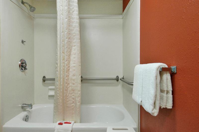 Red Roof Inn Parkersburg - photo 5