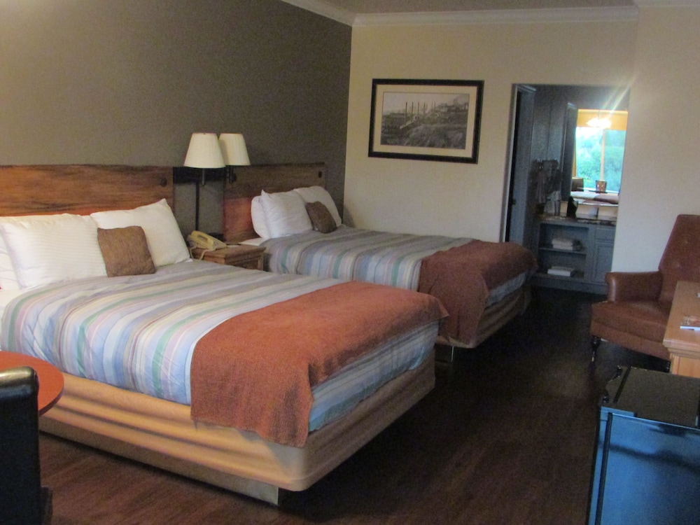 Historian Inn - photo 13