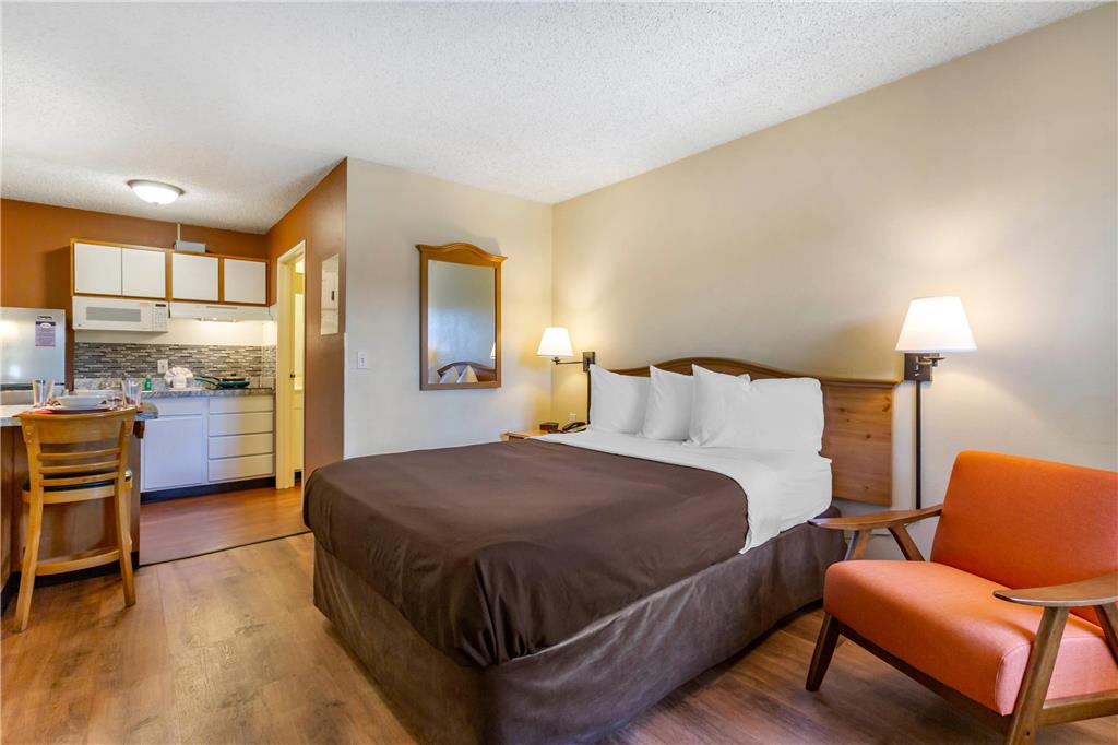 Suburban Studios Albuquerque Uptown - photo 22