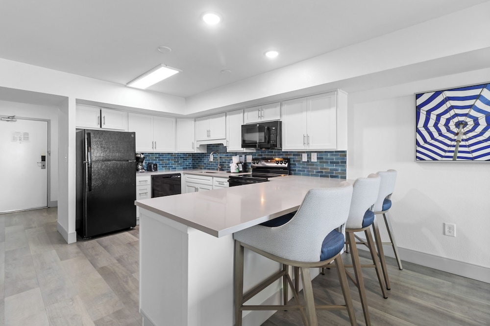 Compass Cove Resort - photo 215