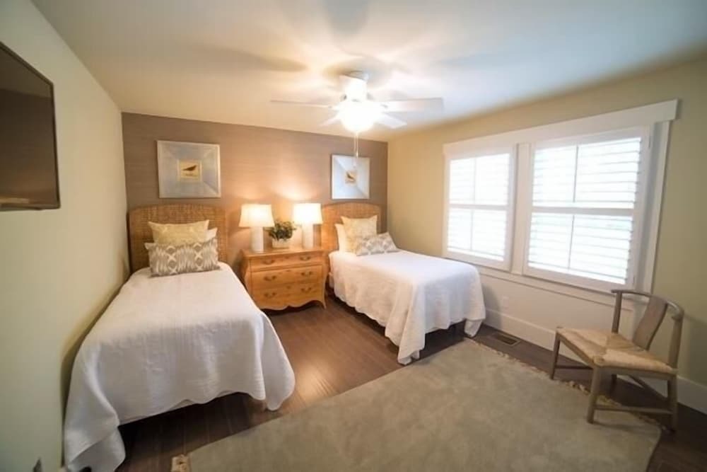 227 S. Sea Pines Drive at the Sea Pines Resort - photo 3
