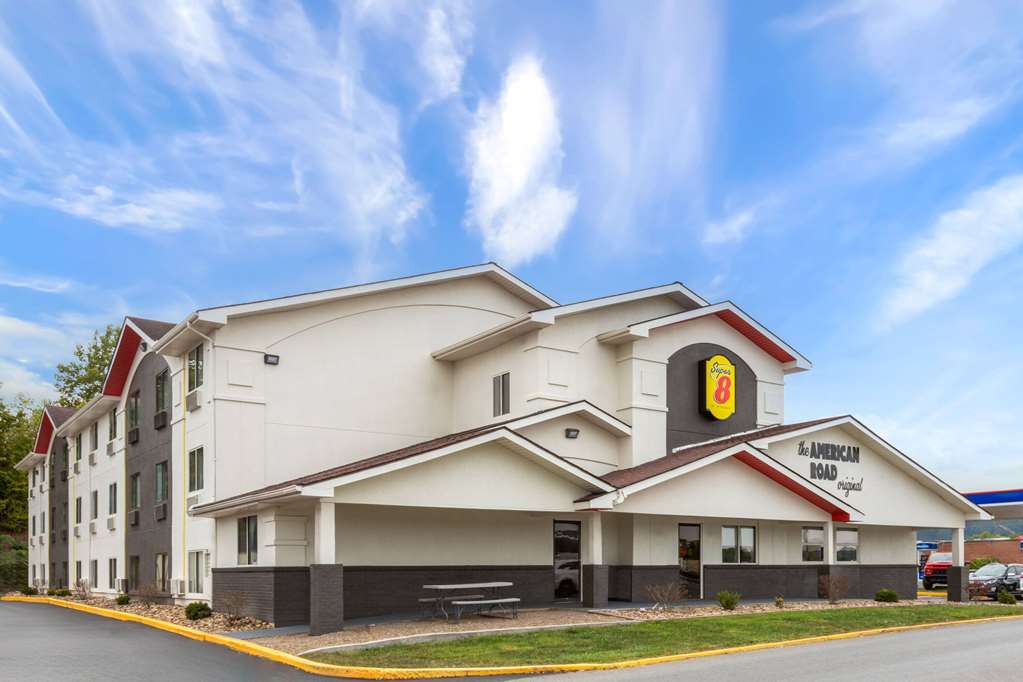Super 8 by Wyndham Summersville New River National Park - photo 6