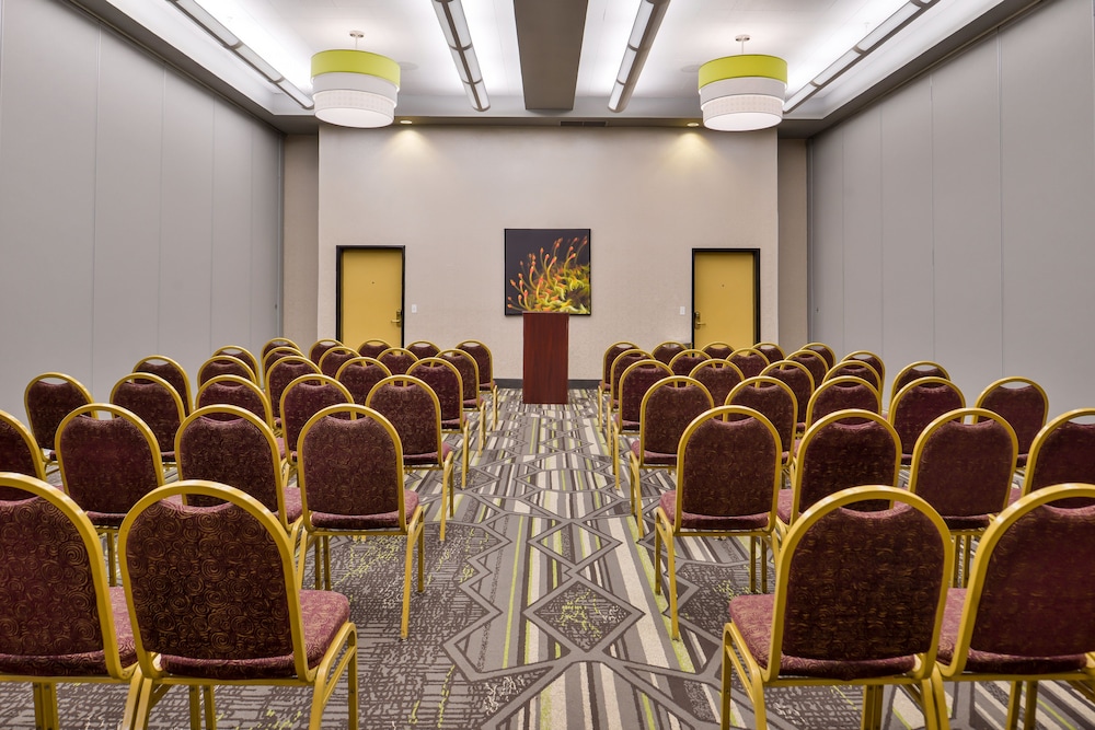 Holiday Inn Express & Suites Elk Grove Central Hwy 99 by IHG - photo 57