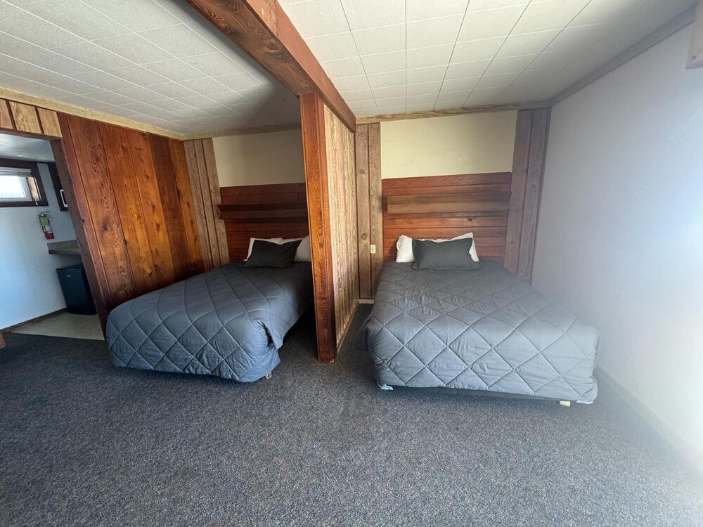 Sunset Oceanfront Lodging - photo 33
