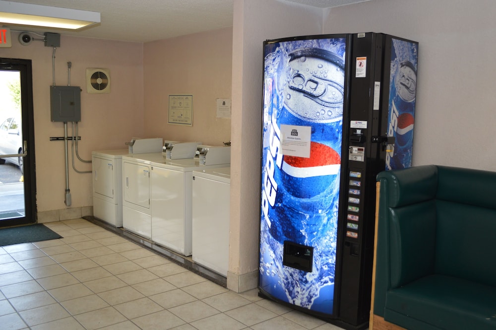 Ontario Airport Inn - photo 7