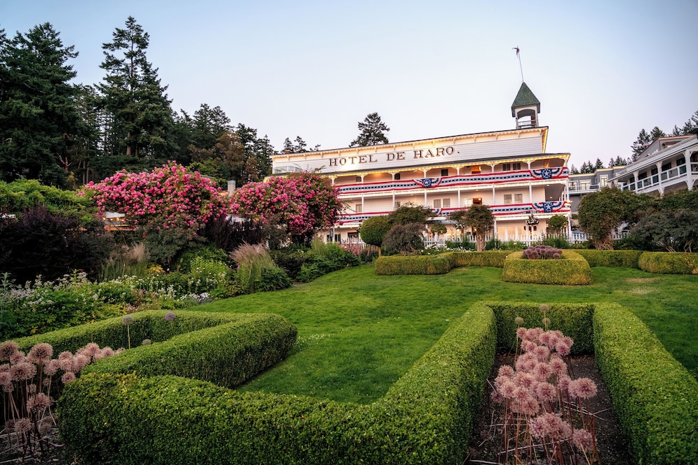 Roche Harbor Resort - carbon neutral hotel in Friday Harbor