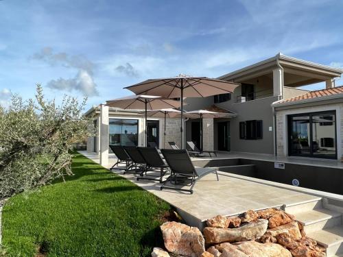 Villa Vinova Loza — 4-Star Luxury Hotel in Kastelir, Croatia