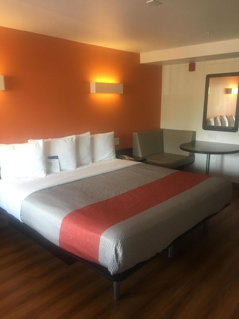 Motel6 Bremerton WA - photo 13