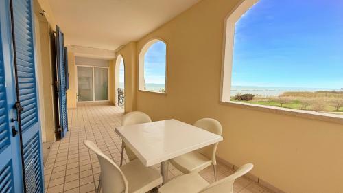 P057 Porto Recanati nuovo quadrilocale con terrazzo vista mare — 4-Star Luxury Hotel in Porto Recanati, Italy