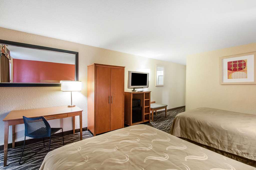 Quality Inn & Suites I 35 near Frost Bank Center - photo 9