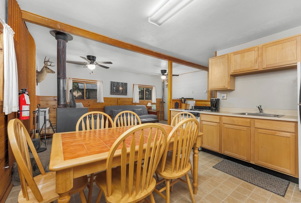 Bear Paw Lodge & Vacation Homes - photo 26