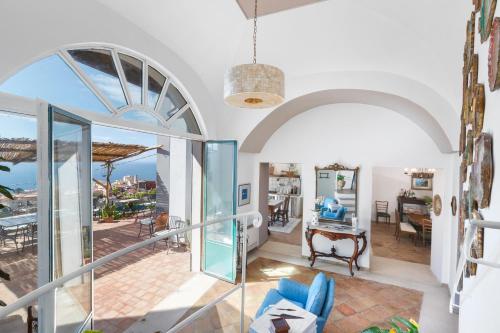 Villa San Francesco — 4-Star Luxury Hotel in Massa Lubrense, Italy