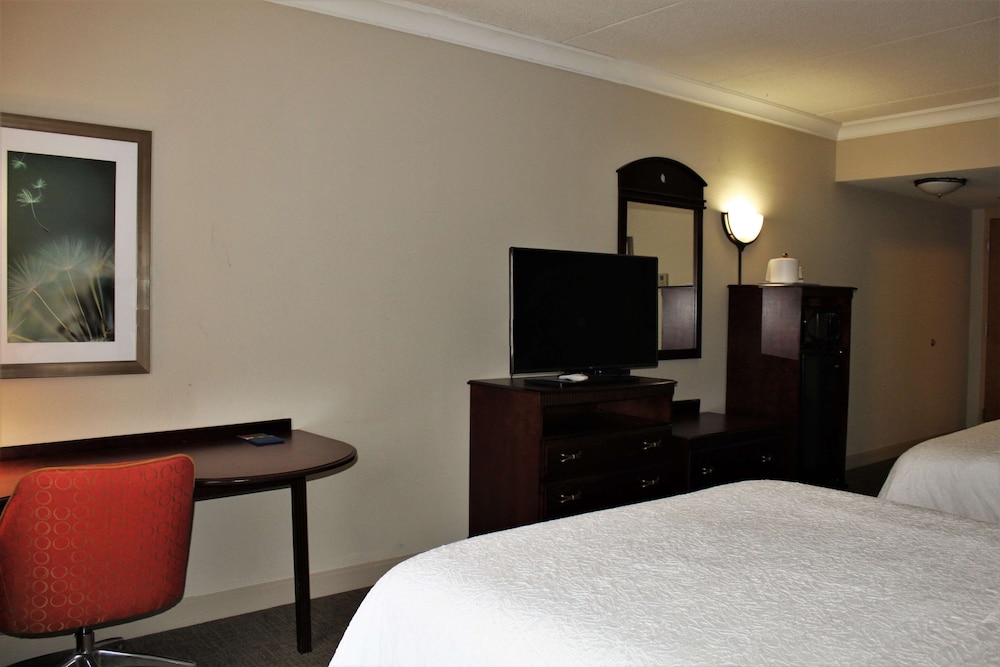 Hampton Inn Americus - photo 17