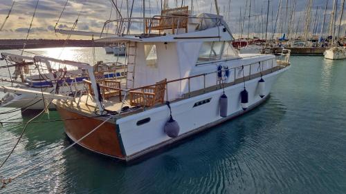 Salvador BAHIA Boat and Breakfast — 5-Star Luxury Hotel in Lido Di Ostia, Italy