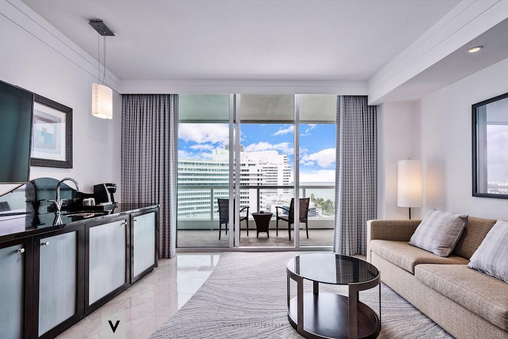Fontainebleau Suites by Vesper - photo 15
