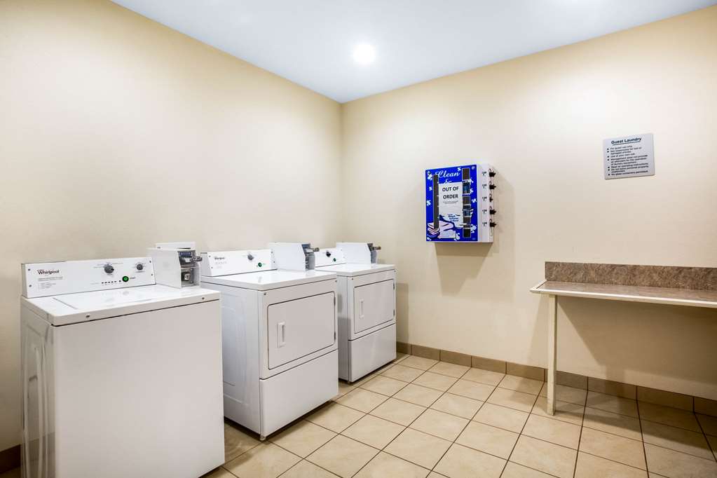 La Quinta Inn & Suites by Wyndham Columbus TX - photo 46