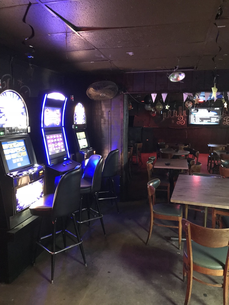 Cozy Inn - photo 8