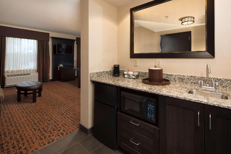 Hampton Inn Lewiston Auburn - photo 93