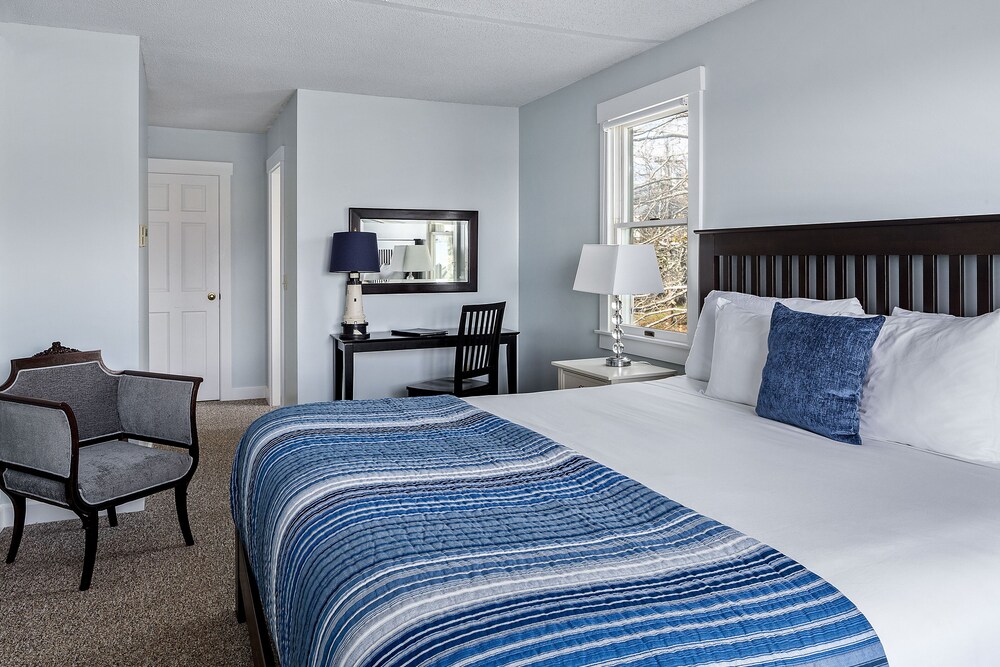 East Wind Inn on the Water - photo 13