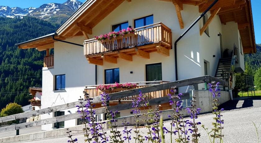 Valbel — 4-Star Luxury Hotel in St Anton Am Arlberg, Austria