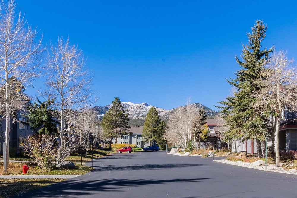 Snowcreek 613 Phase IV — 4-Star Luxury Hotel in Mammoth Lakes, United States