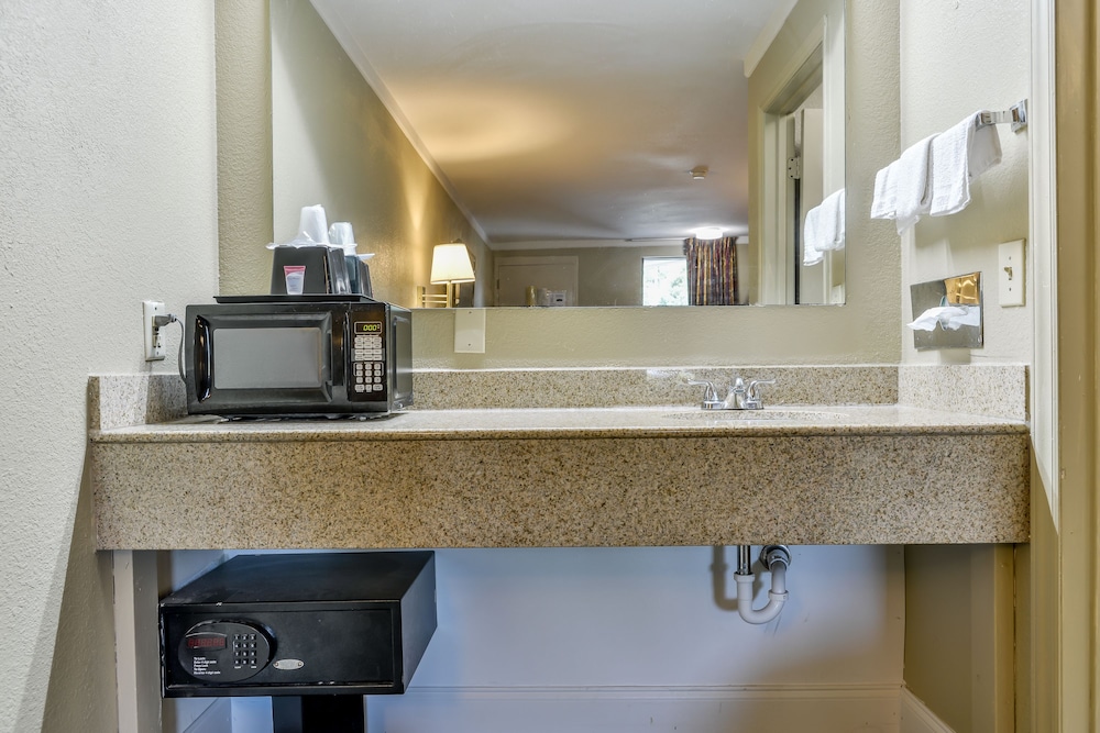 Wake Inn - photo 10