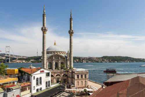 Gorgeous Airy 2BD2Bath Bosphorus Views #358 — 4-Star Luxury Hotel in Istanbul, Turkey