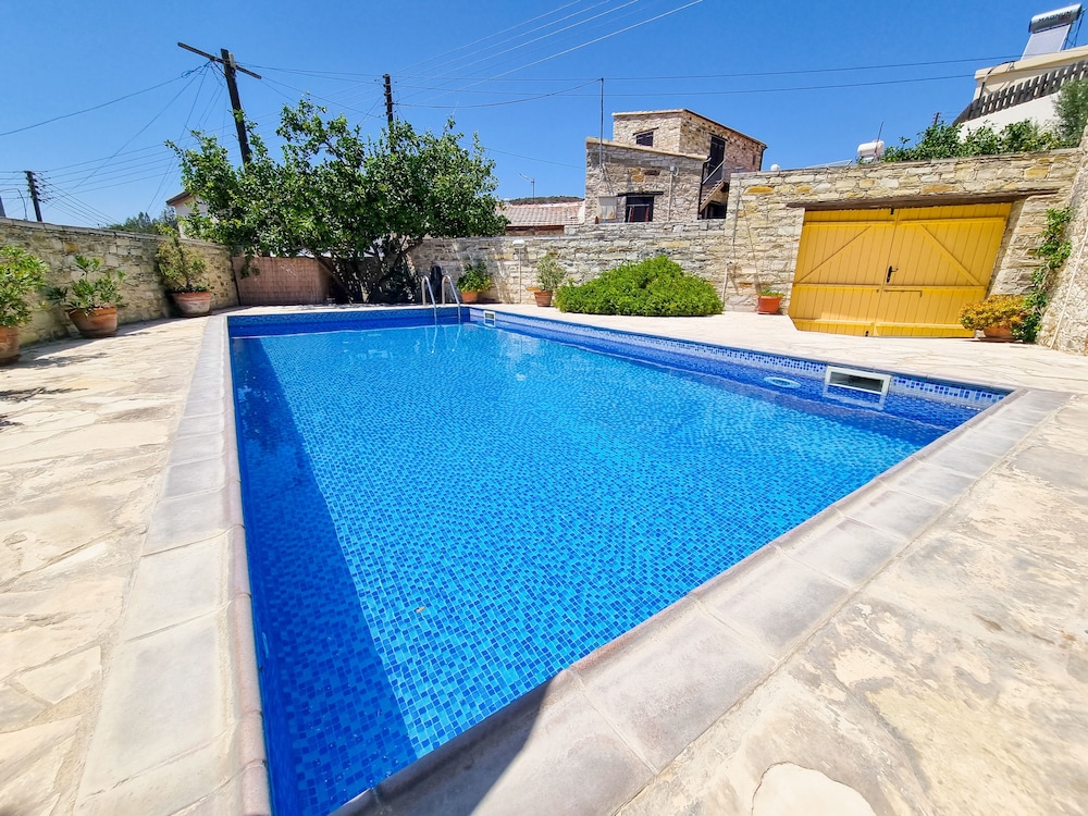 Traditional Village Pool Apartment