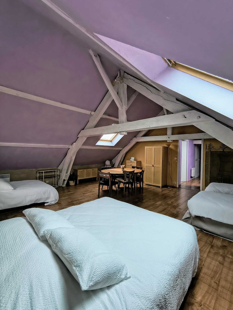 Saisonnée - carbon neutral hotel in Unknown City