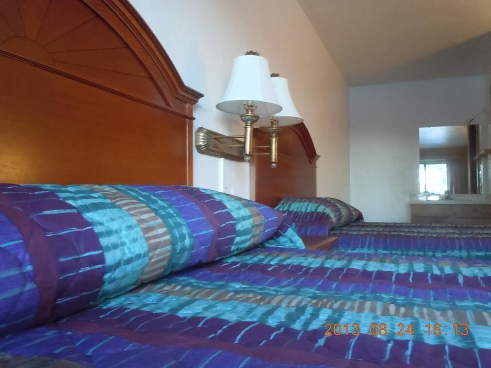 Bellevue High Country Motel - photo 7