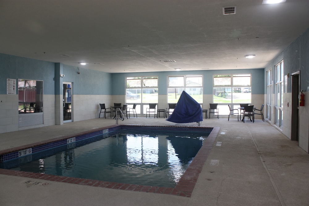 Holiday Inn Express Hotel & Suites Shamrock North by IHG - photo 57
