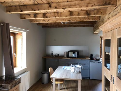 Domaine Des Dutreve pet-friendly hotel Saint-Etienne-Des-Oullieres
